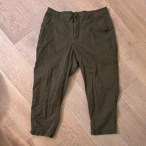 Old Navy Olive Green OG Chino Pants
